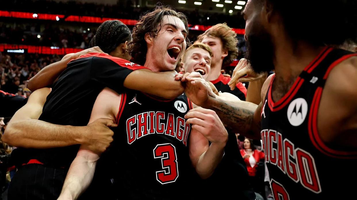 PG在线网站-湖人继续不败，击败公牛！