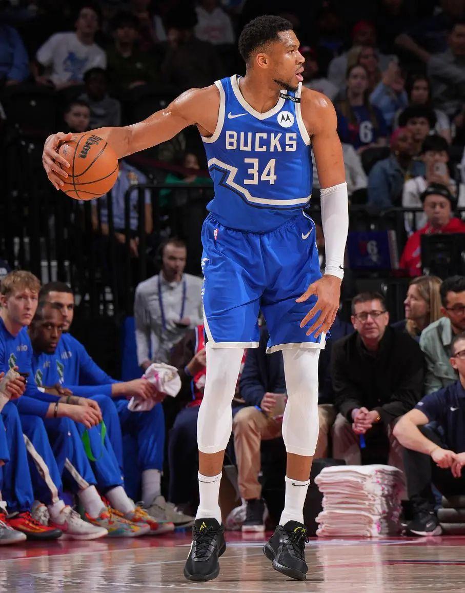 PG平台-雄鹿遭76人绝杀，恩比德砍下34分