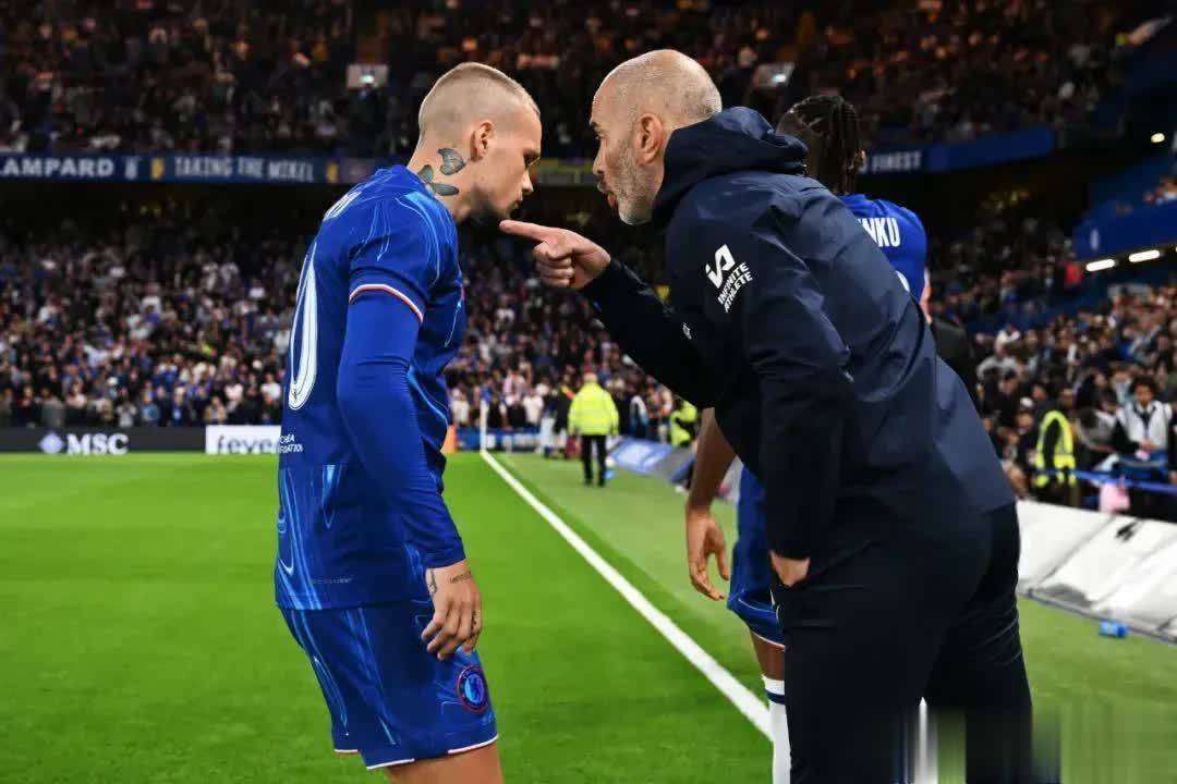 PG中国官网-乌克兰队-不敌波兰切尔西球员波利斯失误送点