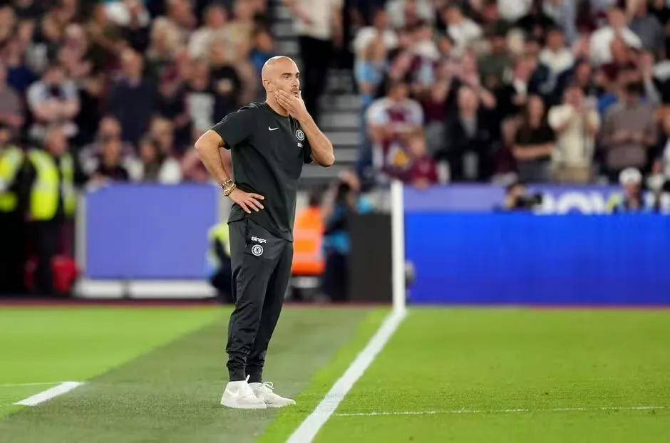 PG中国官网-乌克兰队-不敌波兰切尔西球员波利斯失误送点